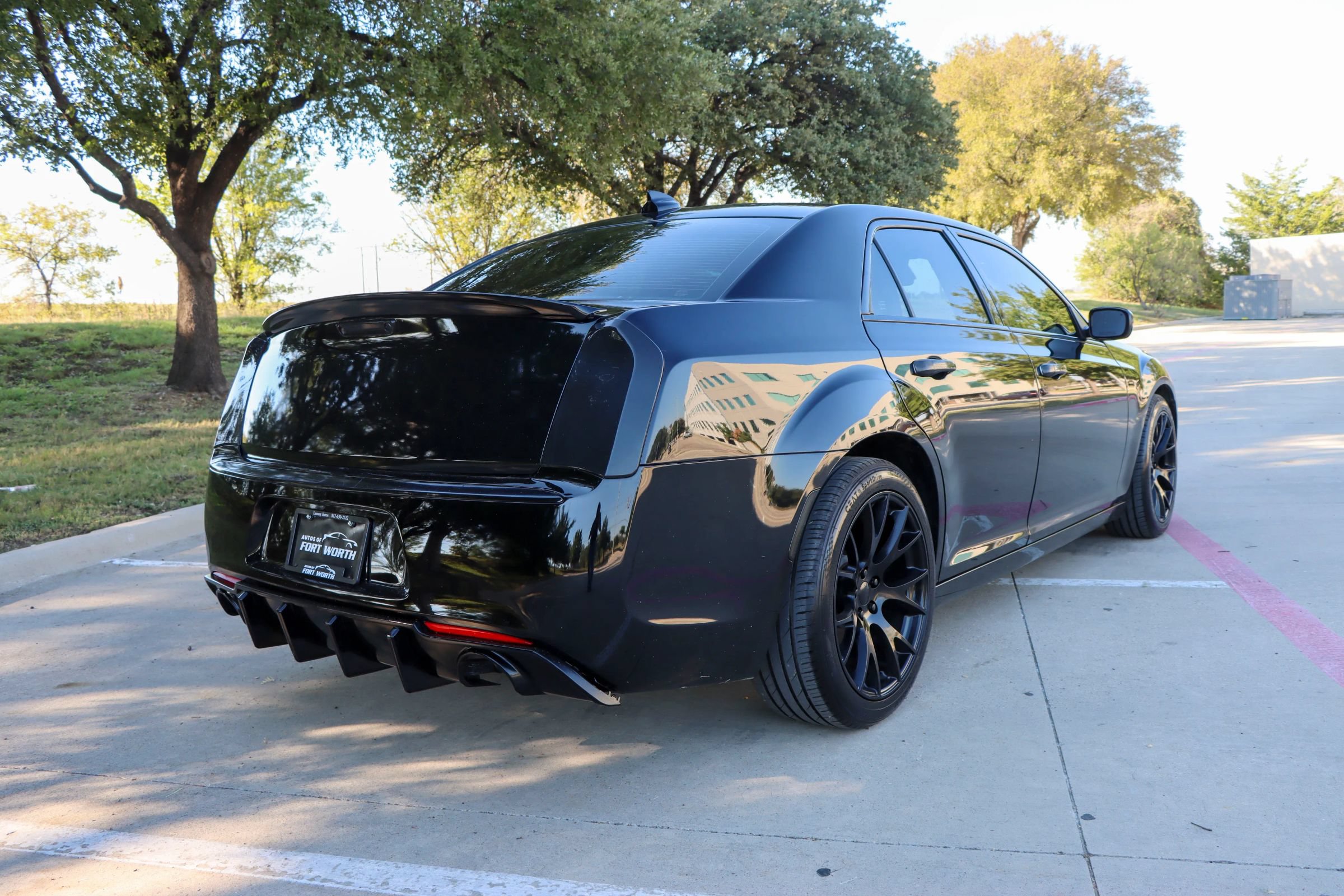 Used 2019 Chrysler 300 C RWD image 7