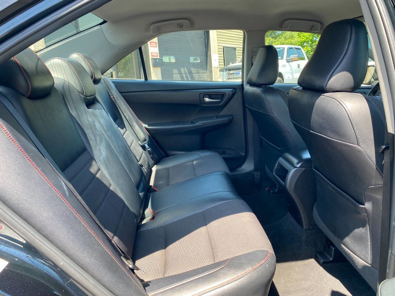 Used 2016 Toyota Camry SE FWD image 26