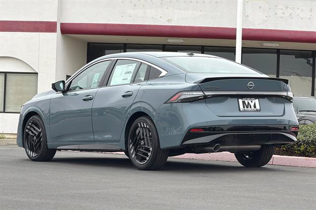 New 2027 Nissan Sentra SR w/ SR Premium Package FWD image 6