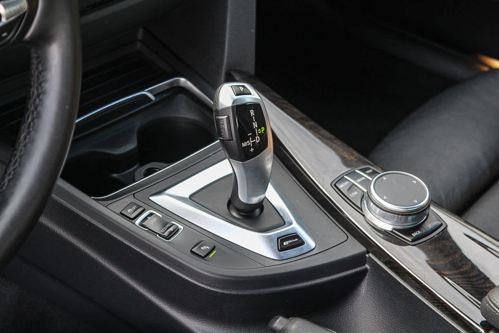 Used 2018 BMW 330e image 19