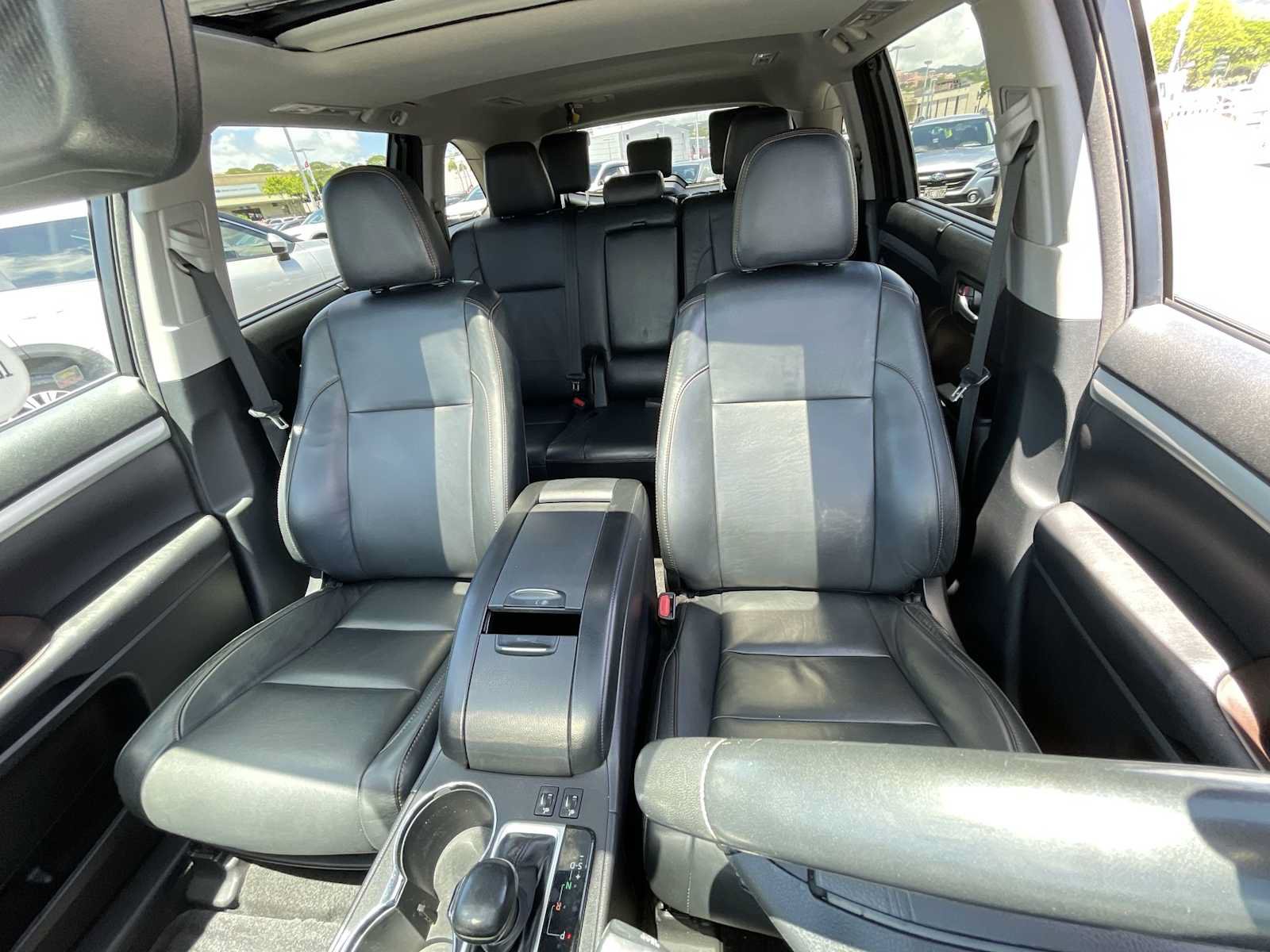 Used 2017 Toyota Highlander XLE FWD image 13