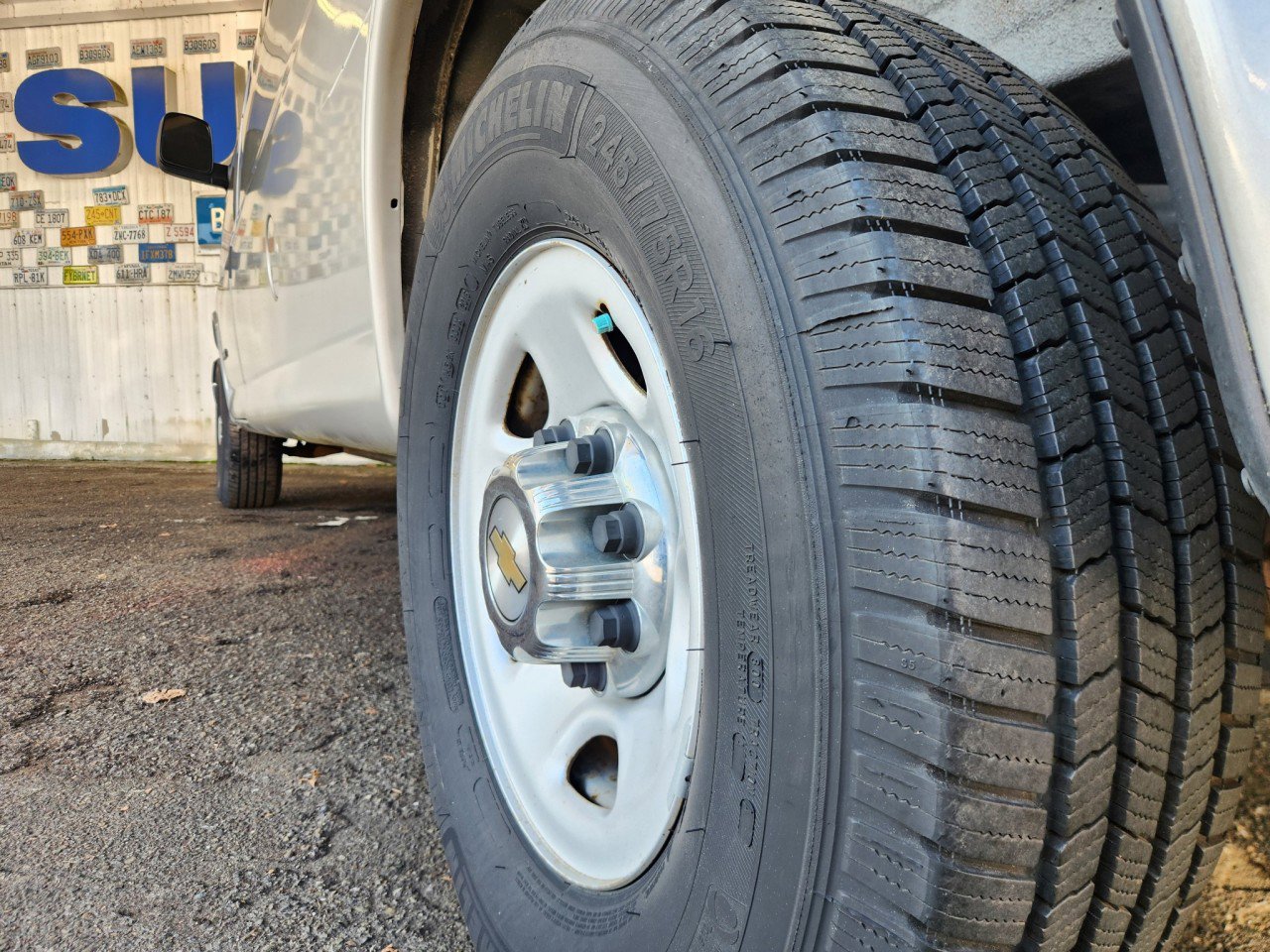 Used 2005 Chevrolet Express 3500 Extended Passenger w/ LS Preferred Equipment Group image 13