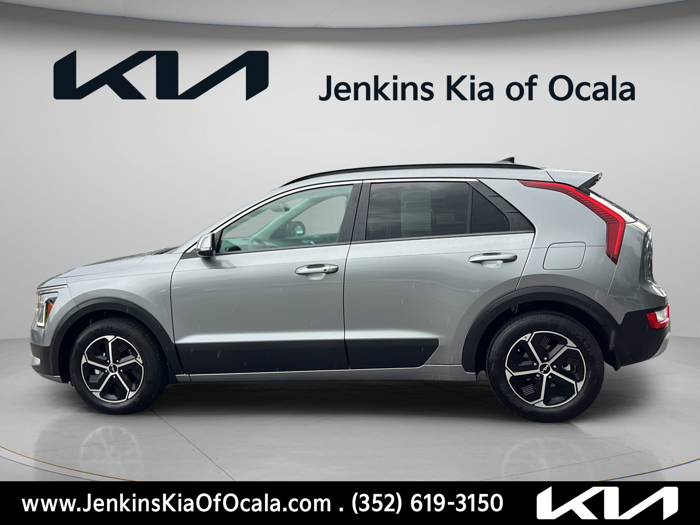 Used 2024 Kia Niro EX FWD image 6