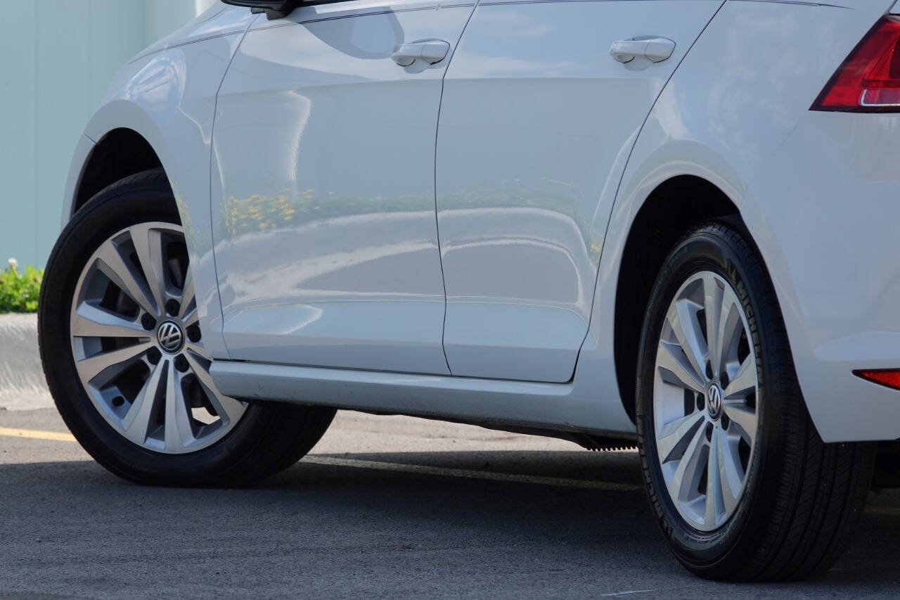 Used 2015 Volkswagen Golf TDI S FWD image 18