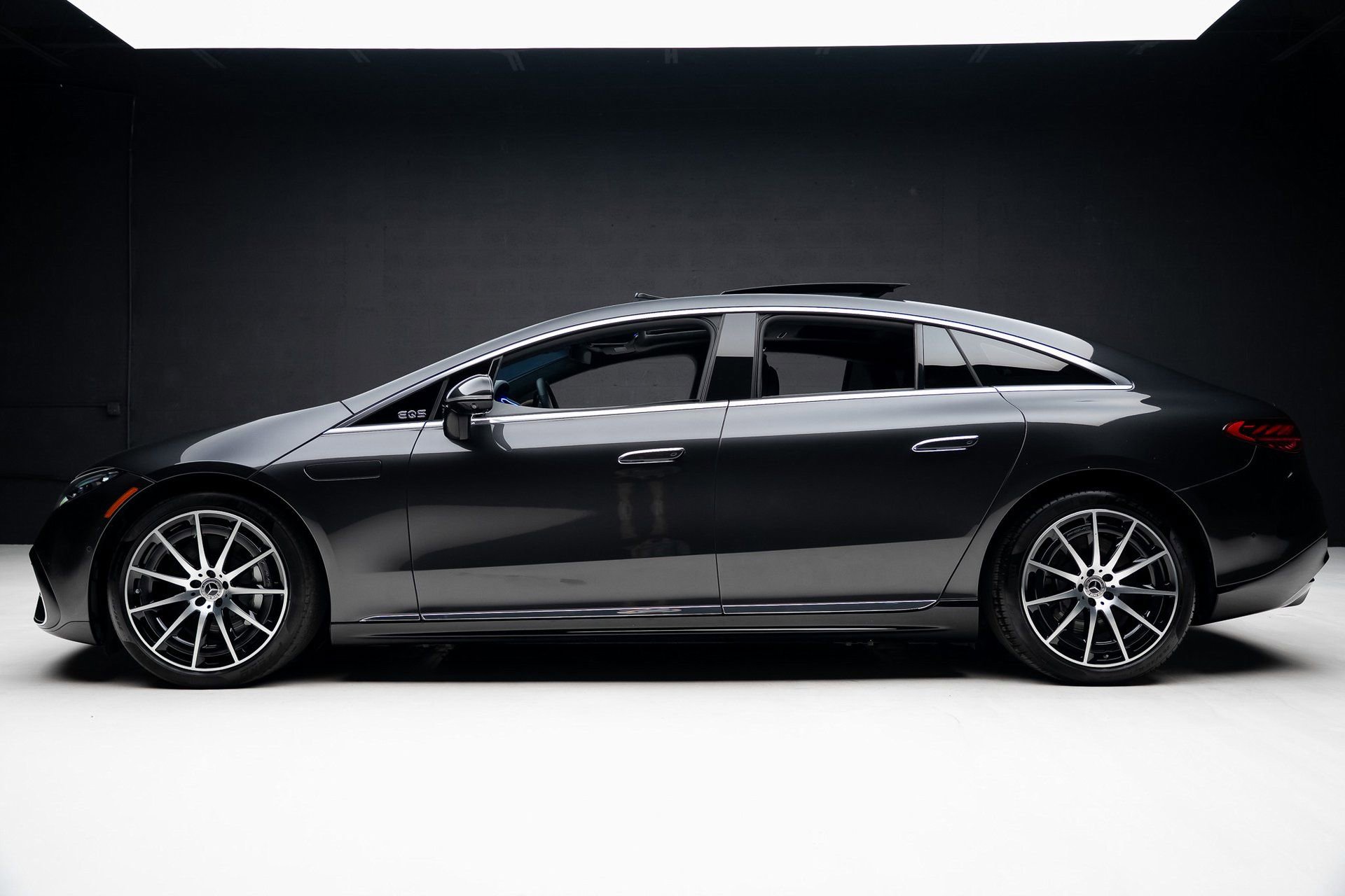 Used 2023 Mercedes-Benz EQS 580 4MATIC Sedan image 17