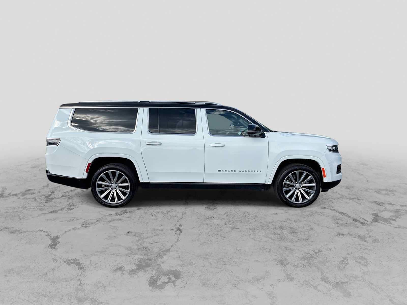 Certified 2023 Jeep Grand Wagoneer L Series II AWD/4WD image 9