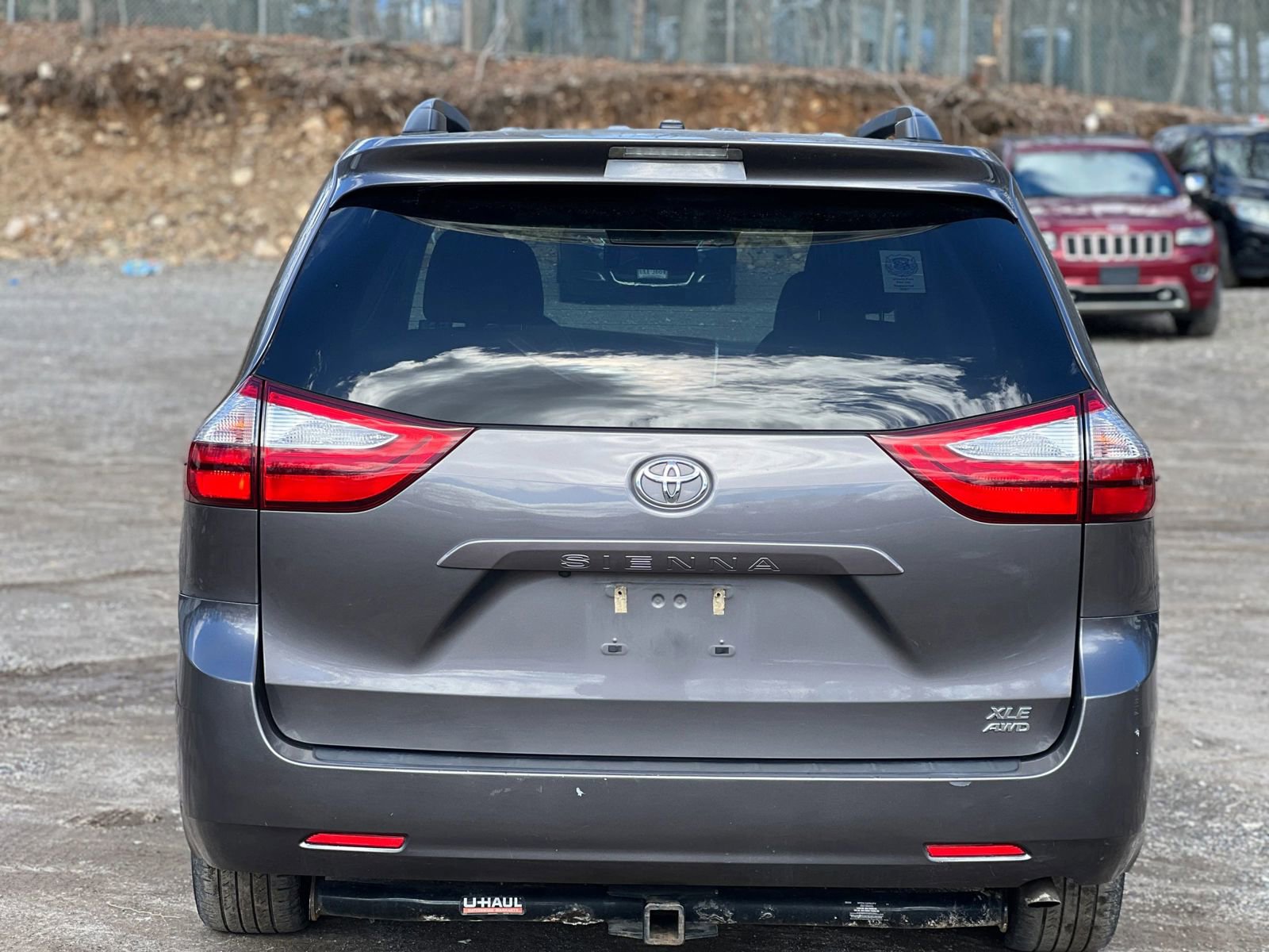 Used 2017 Toyota Sienna XLE AWD/4WD image 5