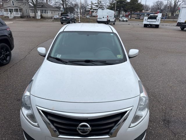 Used 2015 Nissan Versa SV image 7