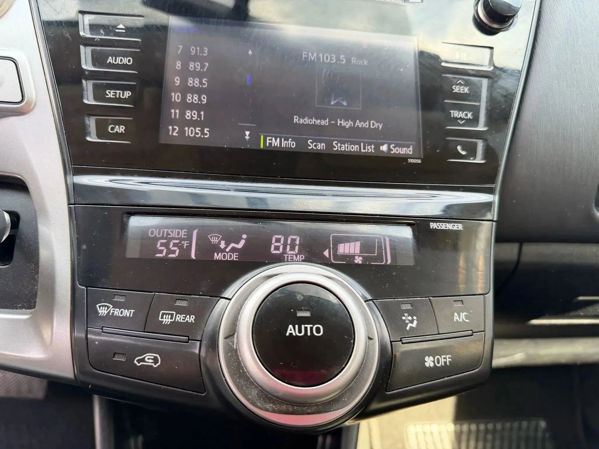 Used 2016 Toyota Prius V Two image 22