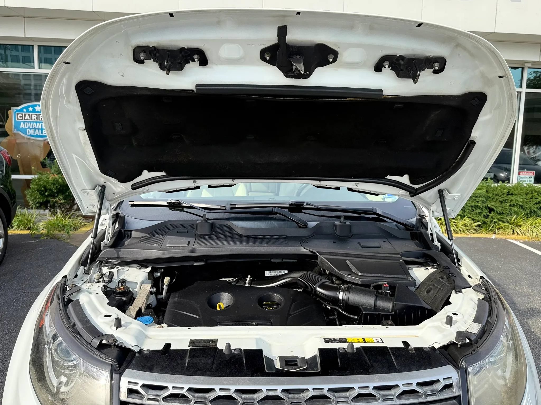 Used 2016 Land Rover Discovery Sport HSE AWD/4WD image 46