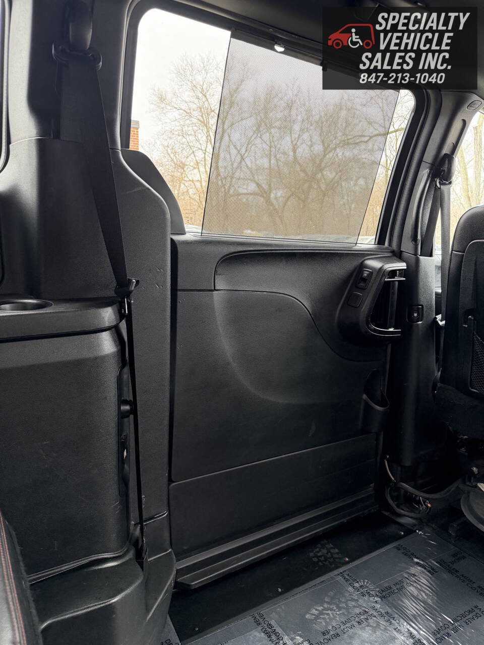 Used 2014 Dodge Grand Caravan R/T image 32