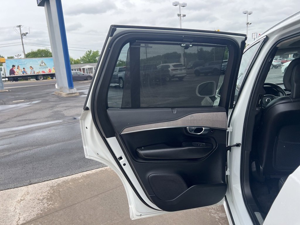 Used 2022 Volvo XC90 T6 Inscription w/ Lounge Package image 28