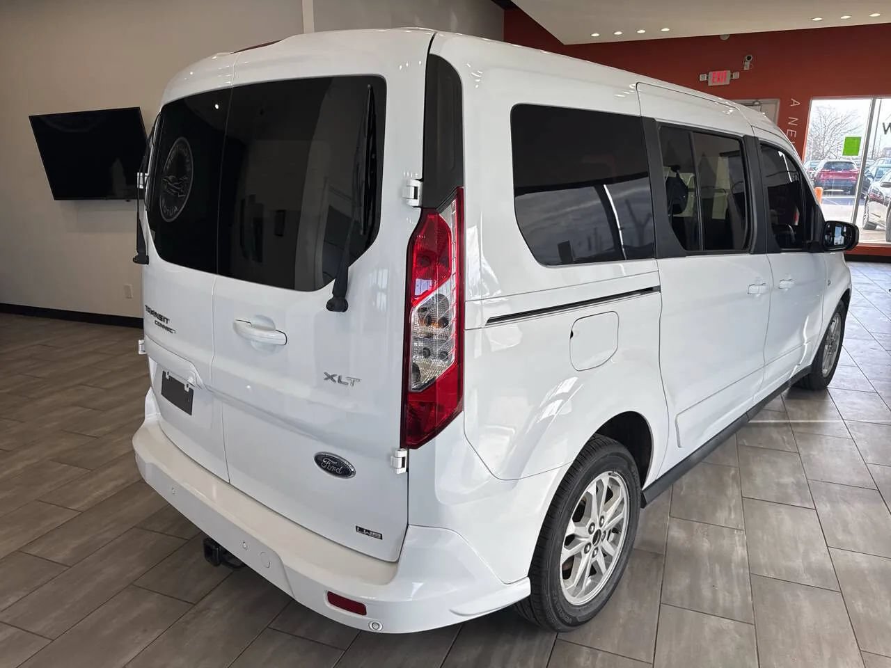Used 2022 Ford Transit Connect XLT FWD image 12
