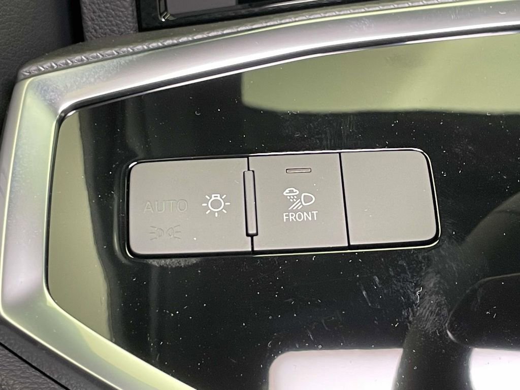 New 2025 Audi Q3 2.0T Premium image 36