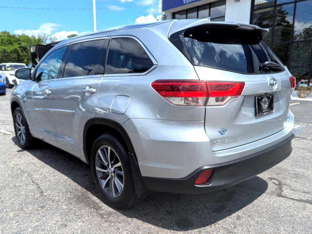 Used 2018 Toyota Highlander XLE image 10