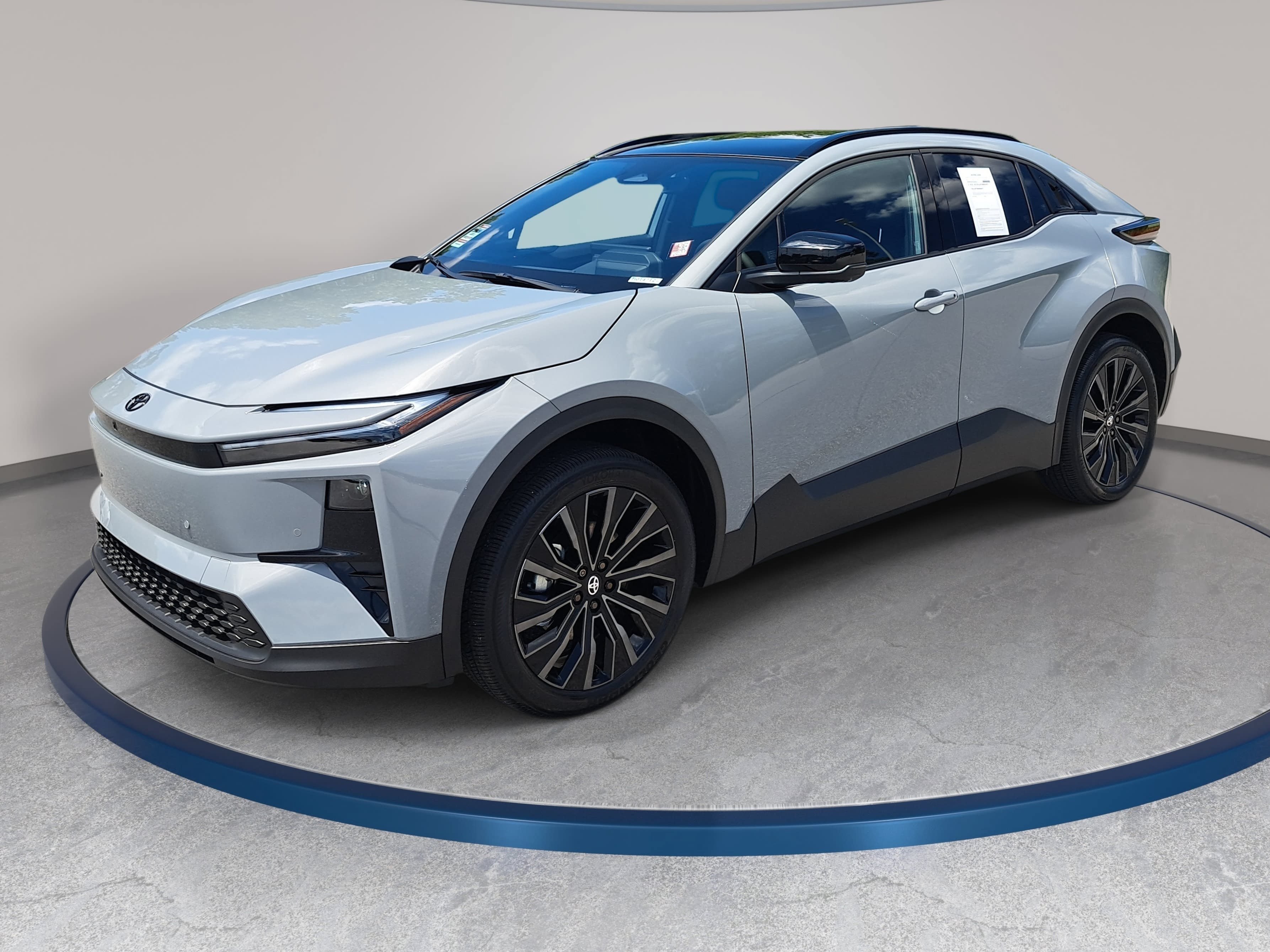 Used 2026 Toyota C-HR AWD/4WD image 1