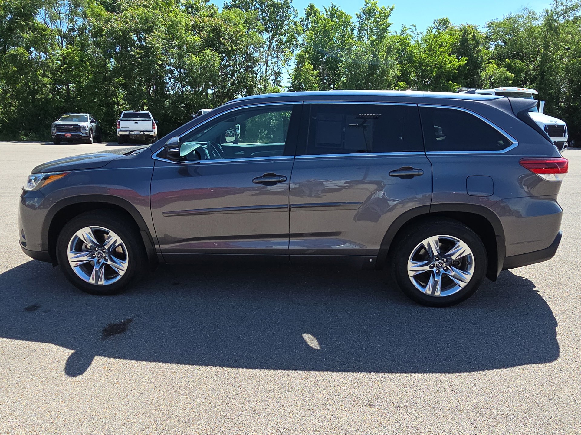 Used 2019 Toyota Highlander Limited AWD/4WD image 5