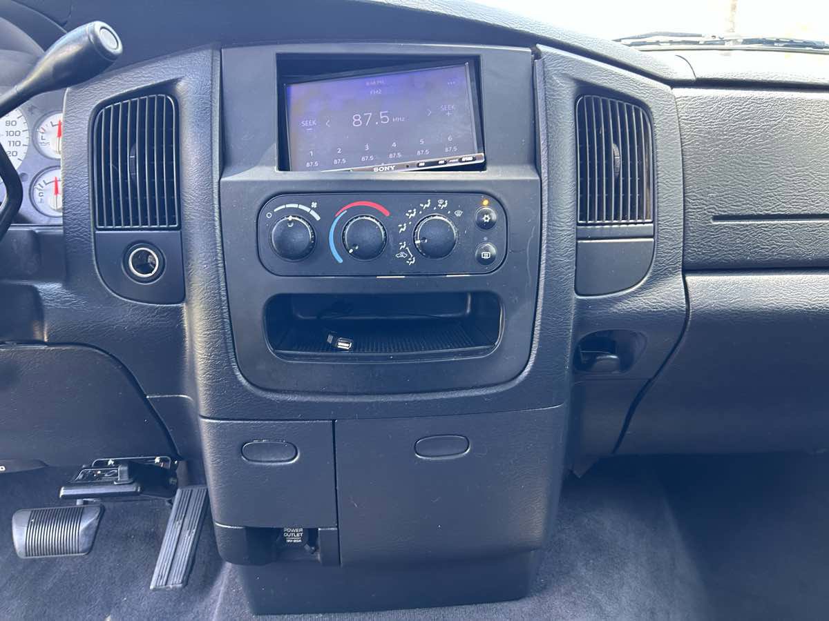 Used 2004 Dodge Ram 3500 Truck SLT w/ Sport Appearance Group image 17