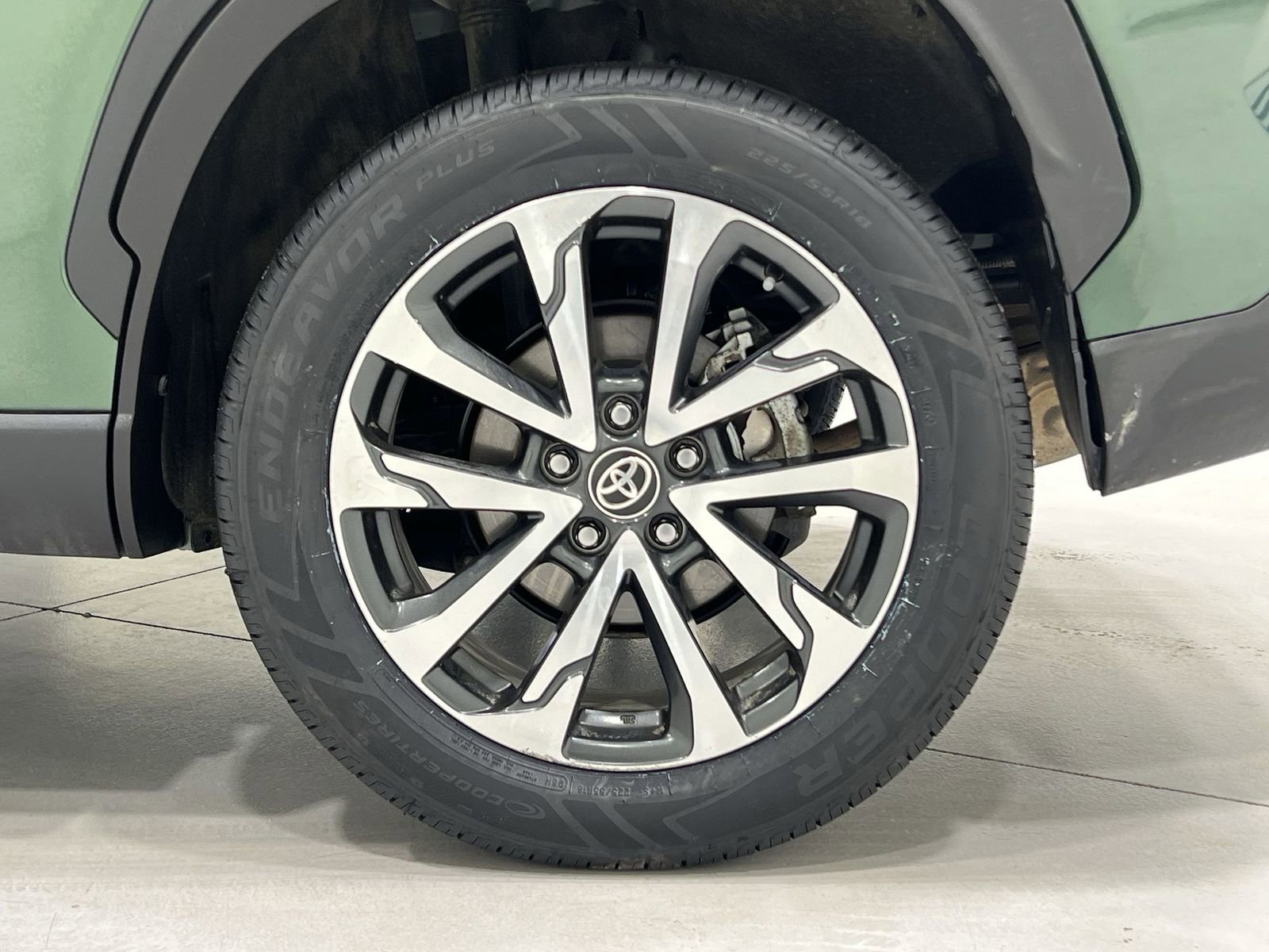 Used 2022 Toyota Corolla Cross XLE image 10