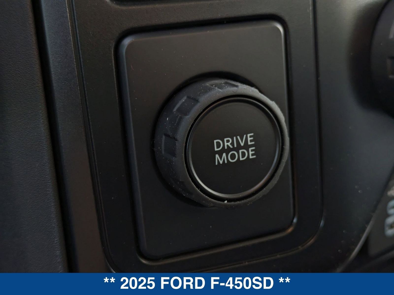 New 2025 Ford F450 XL w/ XL Chrome Package image 25