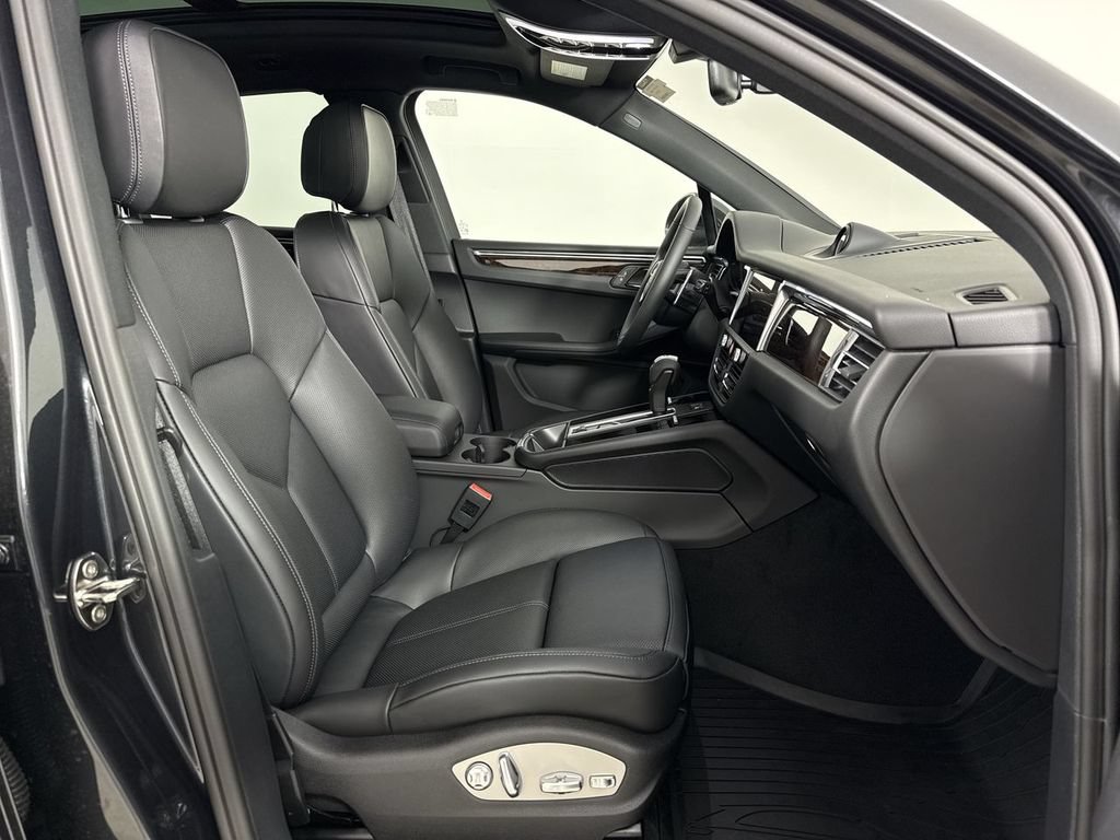 New 2026 Porsche Macan AWD/4WD image 23