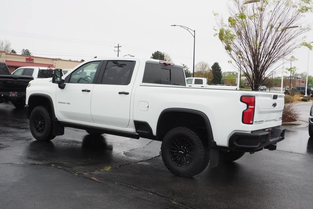 Used 2025 Chevrolet Silverado 2500 ZR2 w/ Technology Package AWD/4WD image 7