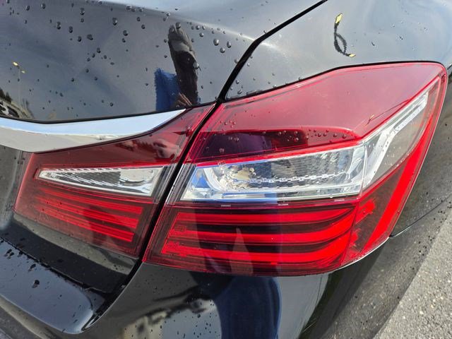 Used 2017 Honda Accord EX-L image 13