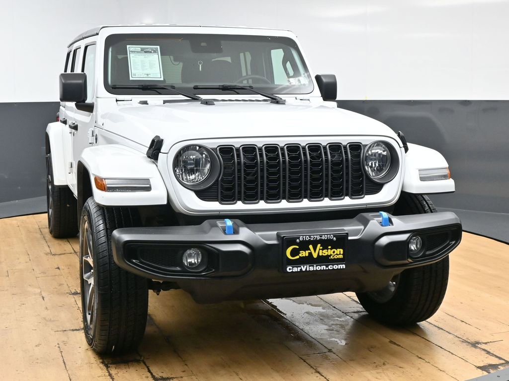 Used 2024 Jeep Wrangler Unlimited w/ Convenience Group AWD/4WD image 4