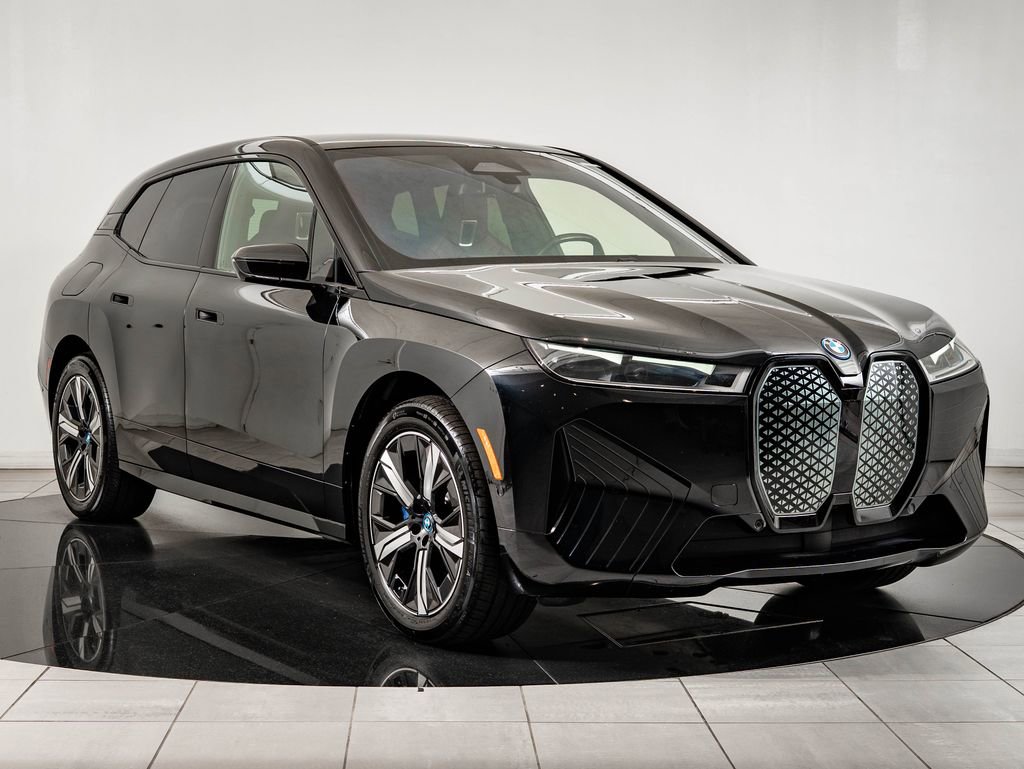 Used 2023 BMW iX xDrive50 w/ Sport Package AWD/4WD image 12