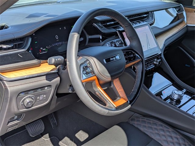New 2024 Jeep Grand Cherokee Summit image 14
