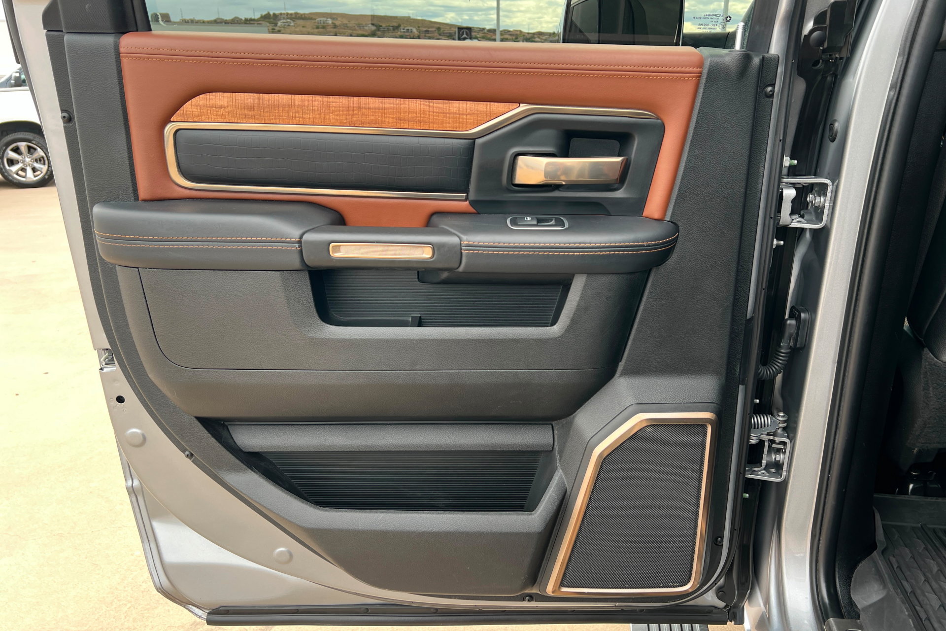 Used 2022 RAM 2500 Limited AWD/4WD image 18