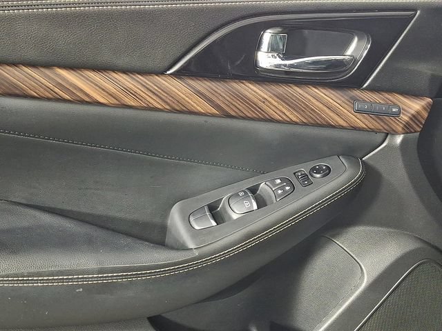 Used 2016 Nissan Maxima Platinum w/ Interior Lighting Package FWD image 14