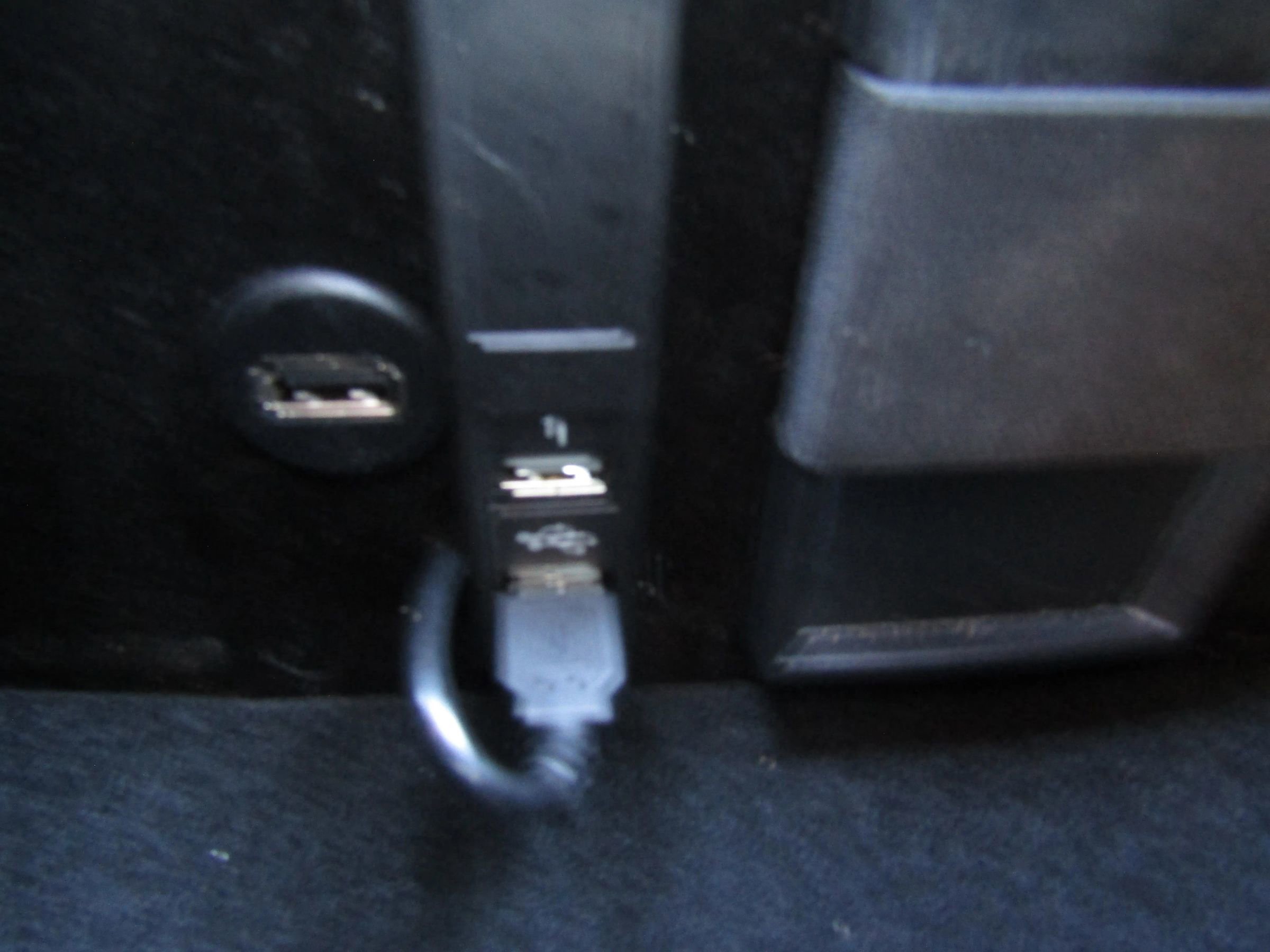 Used 2014 Mercedes-Benz S 550 Sedan w/ Sport Package w/ Sport Package image 33