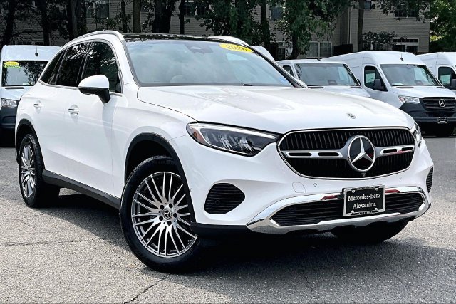 Certified 2026 Mercedes-Benz GLC 300 4MATIC image 1