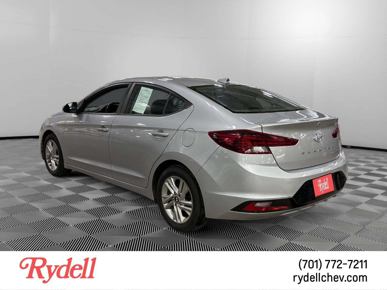 Used 2020 Hyundai Elantra SEL image 2