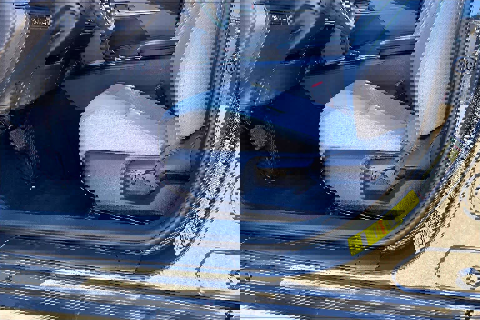 Used 2025 Toyota Camry LE image 31