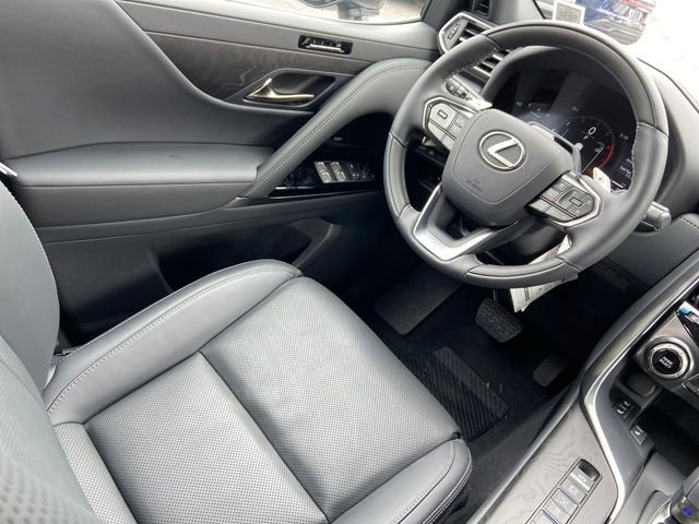New 2025 Lexus LX 700h Luxury w/ Accessory Package (Z1) image 13