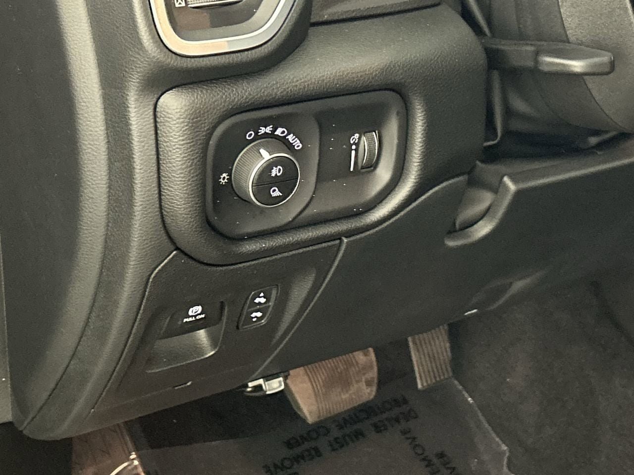 Used 2025 RAM 1500 Big Horn RWD image 12