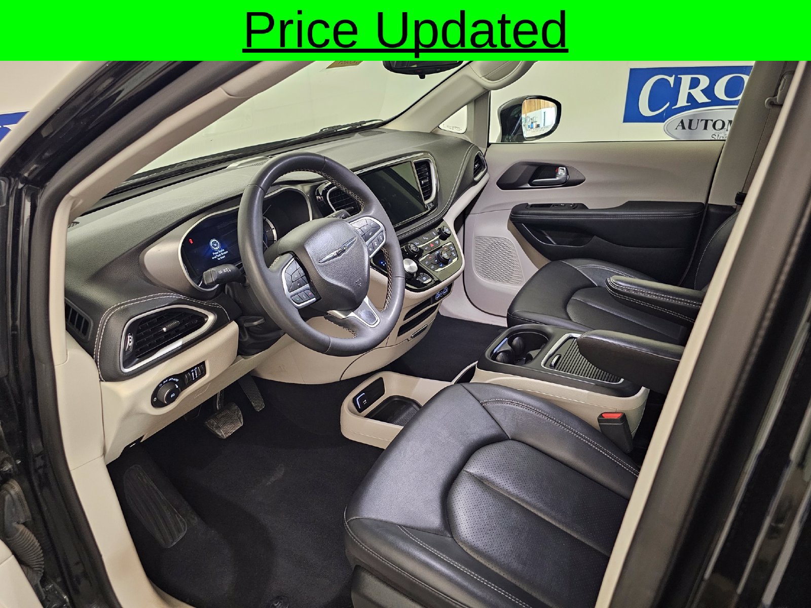 Used 2024 Chrysler Pacifica Limited FWD image 4
