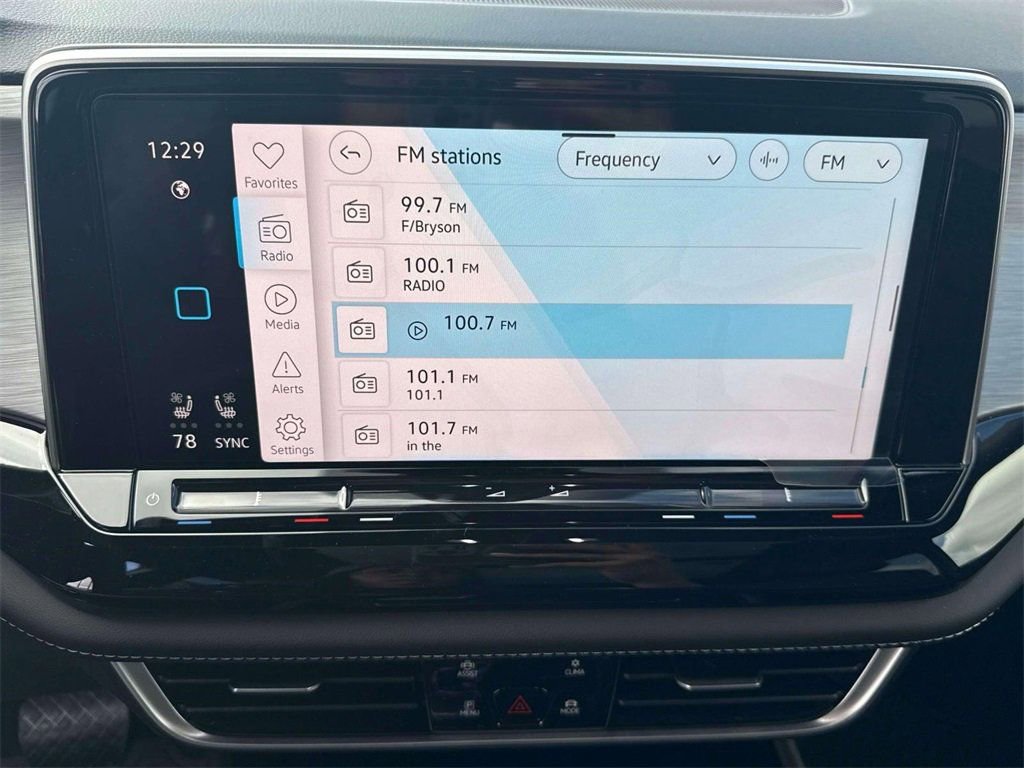 New 2026 Volkswagen Atlas Cross Sport SE image 21