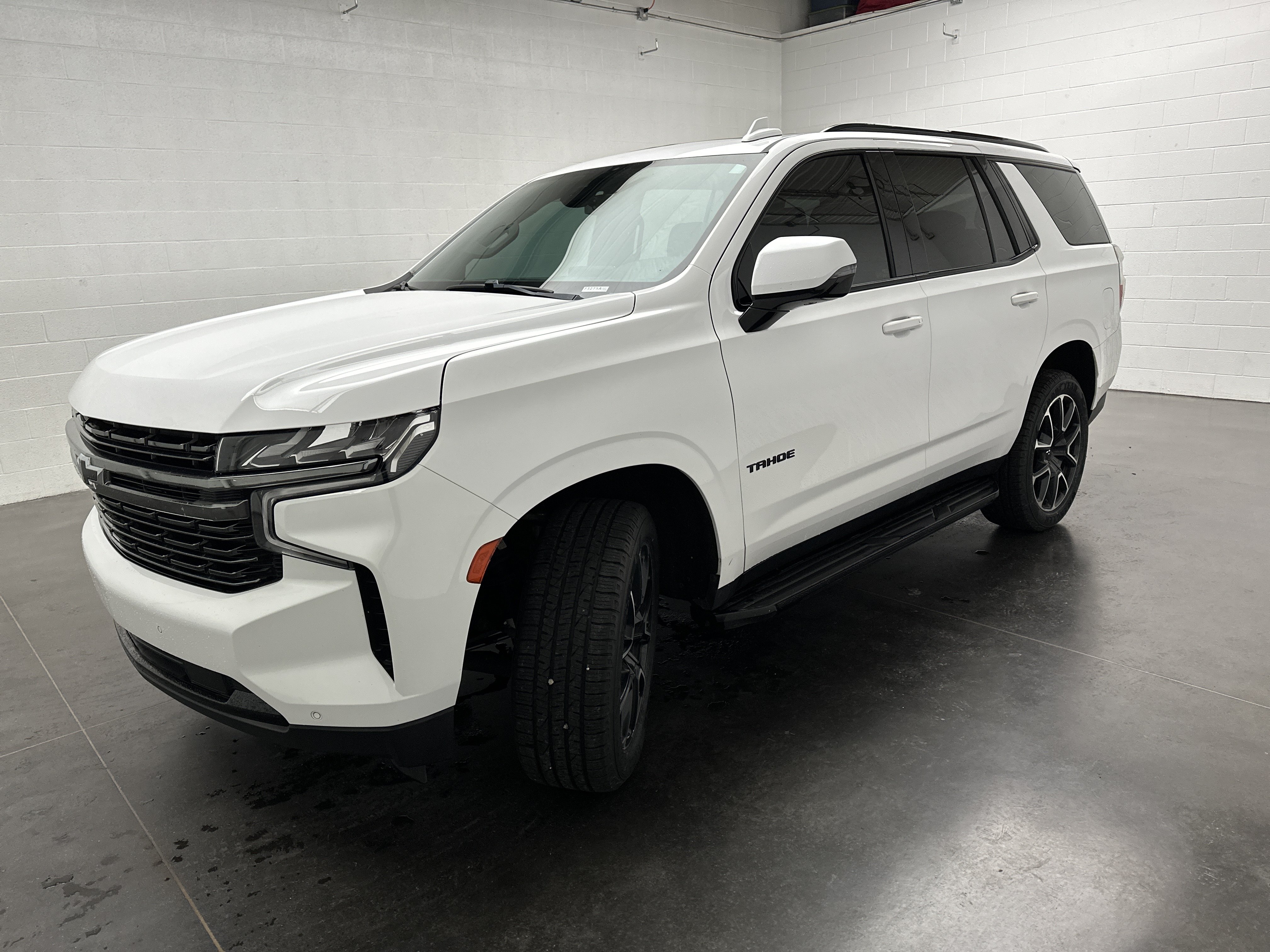 Used 2021 Chevrolet Tahoe RST w/ Luxury Package AWD/4WD image 5