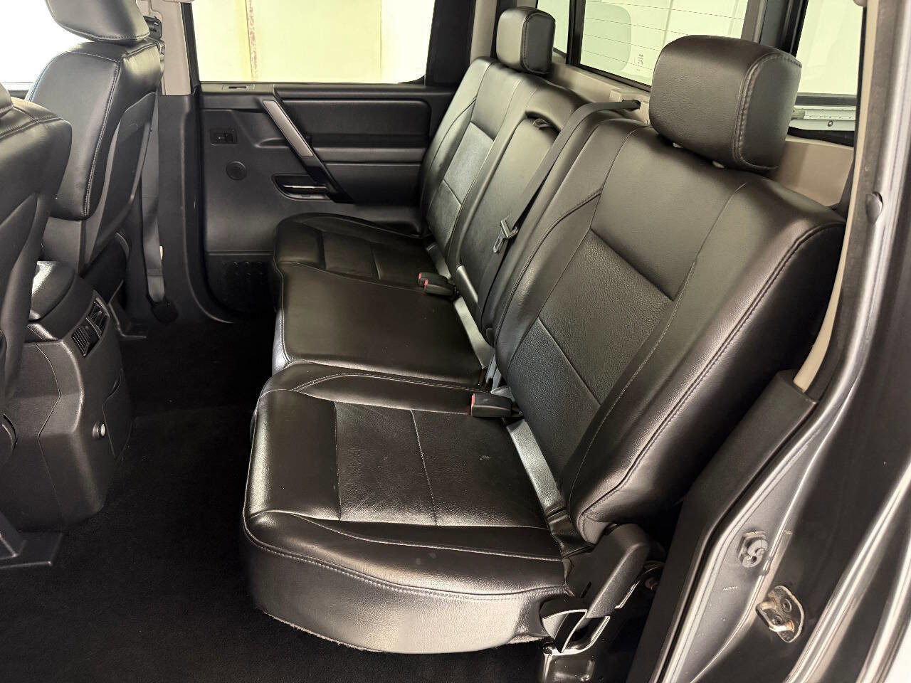 Used 2008 Nissan Titan LE AWD/4WD image 35