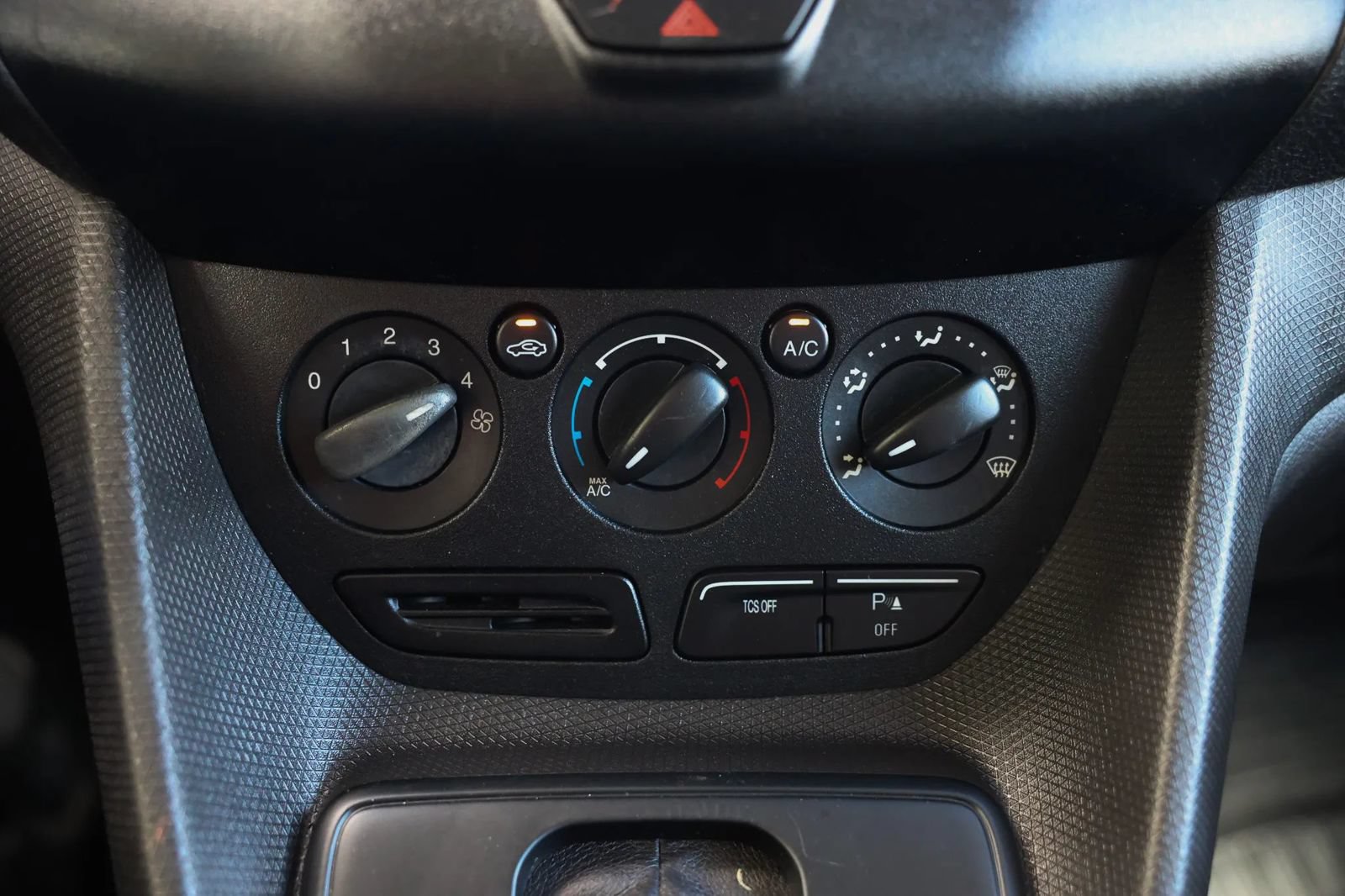 Used 2018 Ford Transit Connect XL FWD image 31