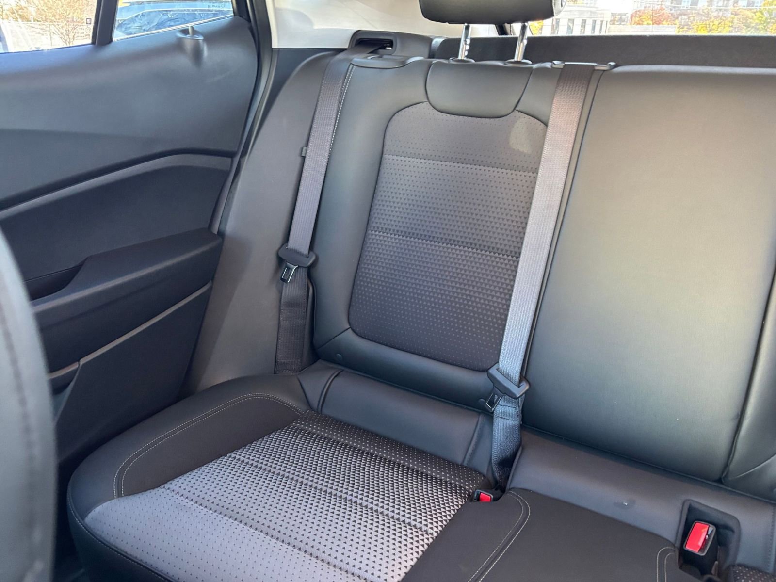 Used 2025 Chevrolet Trax LT image 37