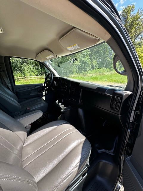 Used 2015 Chevrolet Express 2500 RWD image 36