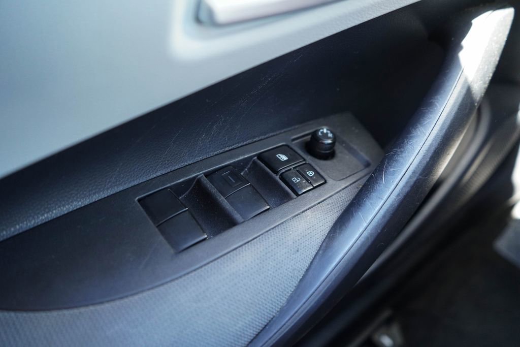 Used 2021 Toyota Corolla LE FWD image 28