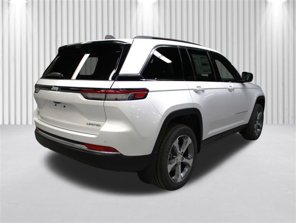 New 2025 Jeep Grand Cherokee Limited w/ Luxury Tech Group II image 3