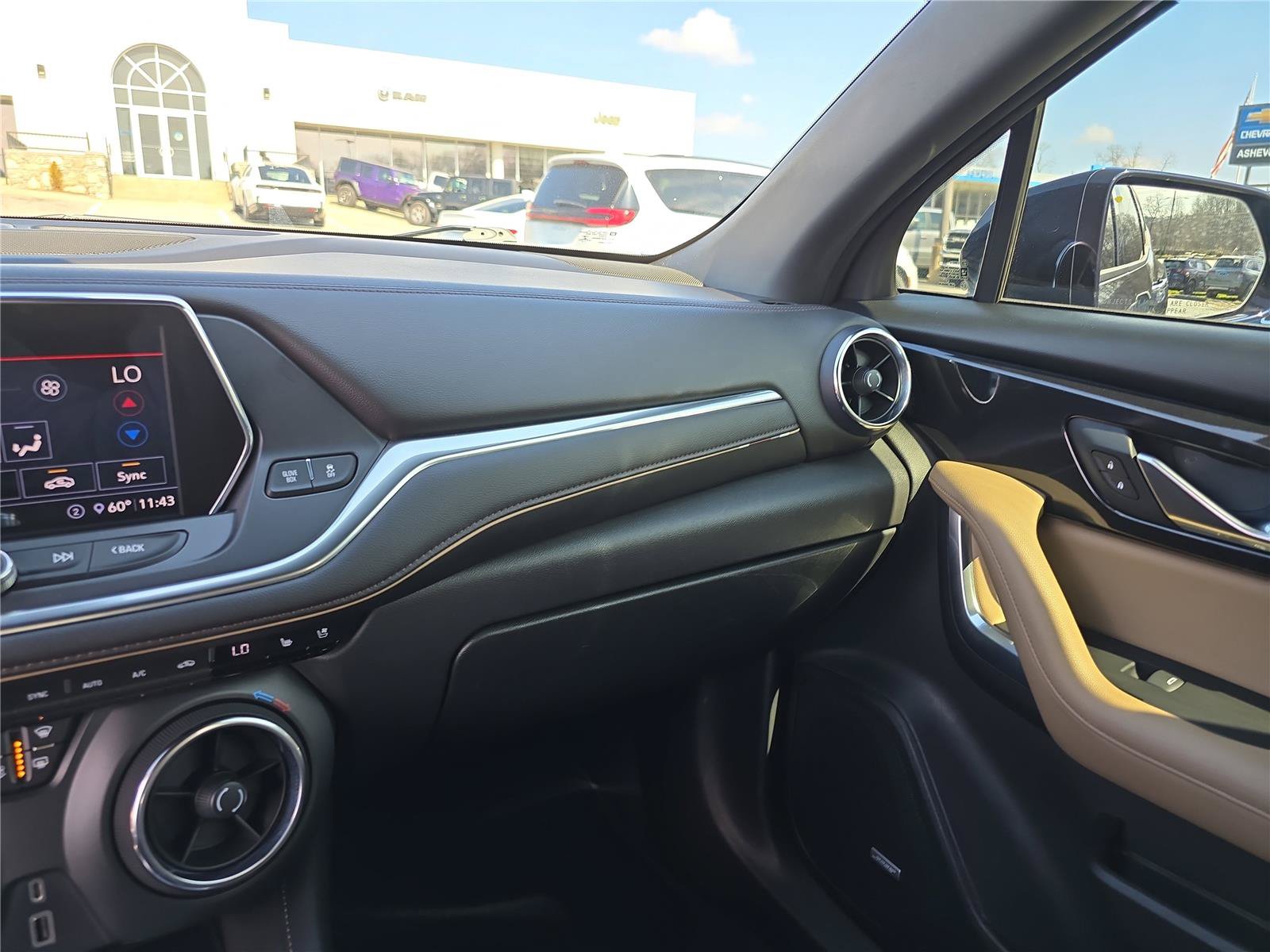 Used 2020 Chevrolet Blazer Premier w/ Driver Confidence II Package FWD image 24