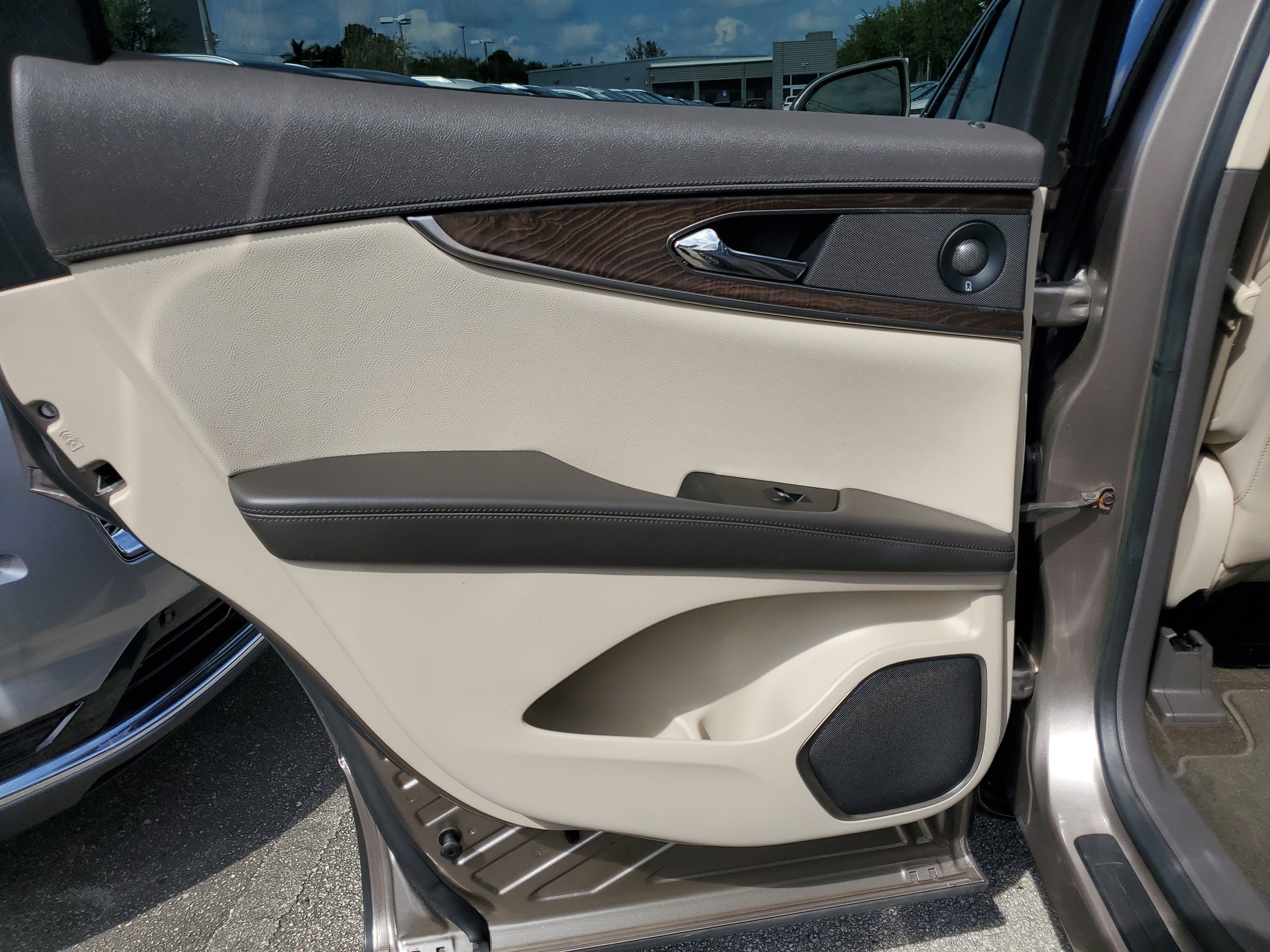 Certified 2020 Lincoln Nautilus Reserve image 12