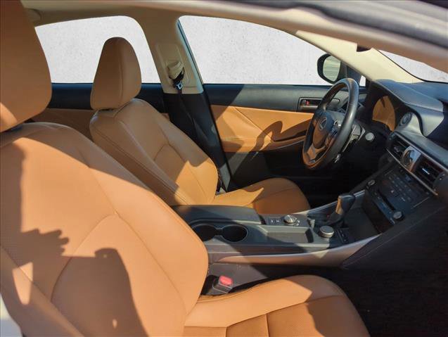 Used 2017 Lexus IS 200t image 22